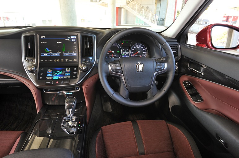 Toyota Crown Hybrid 2007