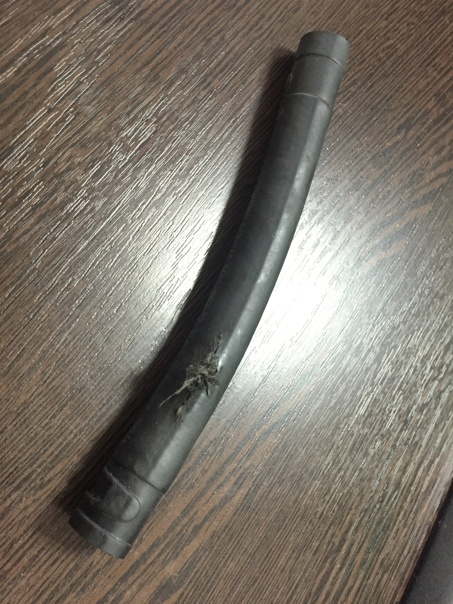 Лопнул шланг гур. Лопнул шланг гур. Лопнул шланг гур. Лопнул патрубок. Шланг гур land cruiser 105.