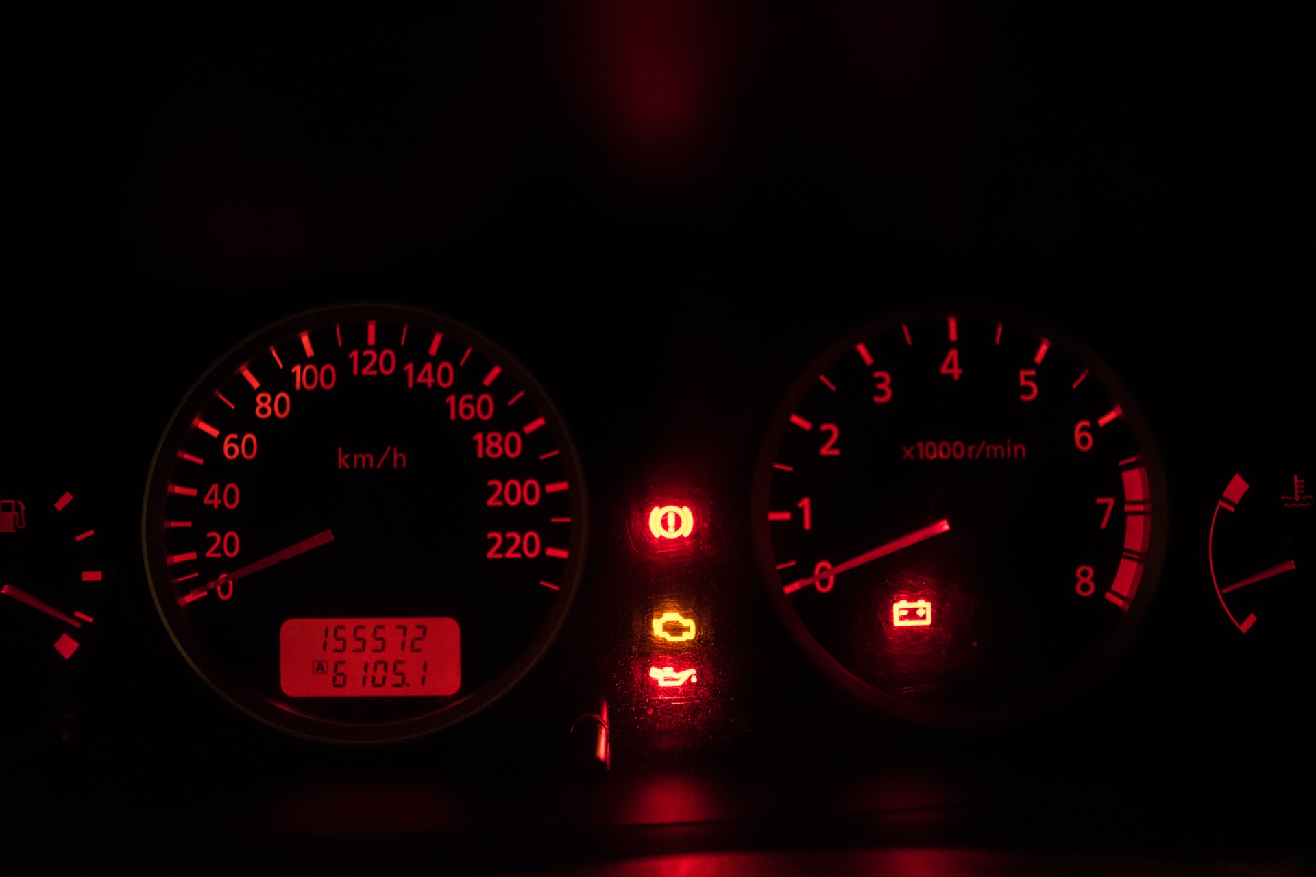 Трос ручника ниссан альмера классик. Nissan almera g15 горит лампа ручника. Абс на альмера классик горит лампочка. Датчик абс ниссан альмера классик горит. Ниссан альмера 2007 спидометр.