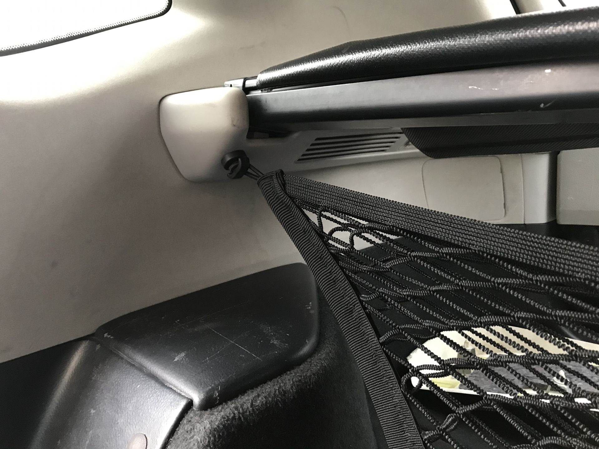Крючки для сетки в багажник — Lexus RX (2G), 3,3 л, 2004 года | другое ...
