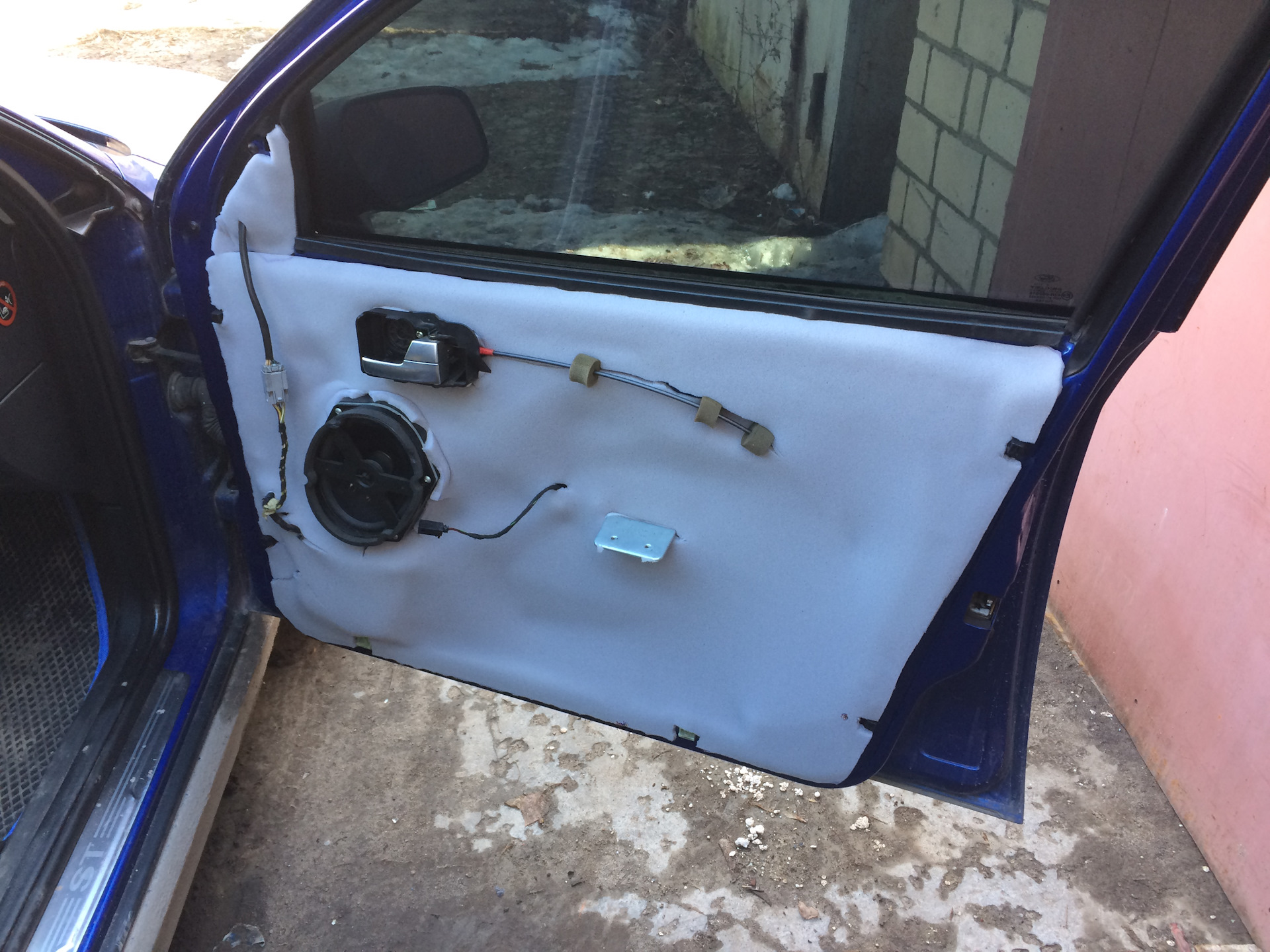 антискрип под дверные карты — Ford Mondeo III ST220, 3 л, 2004 года ...