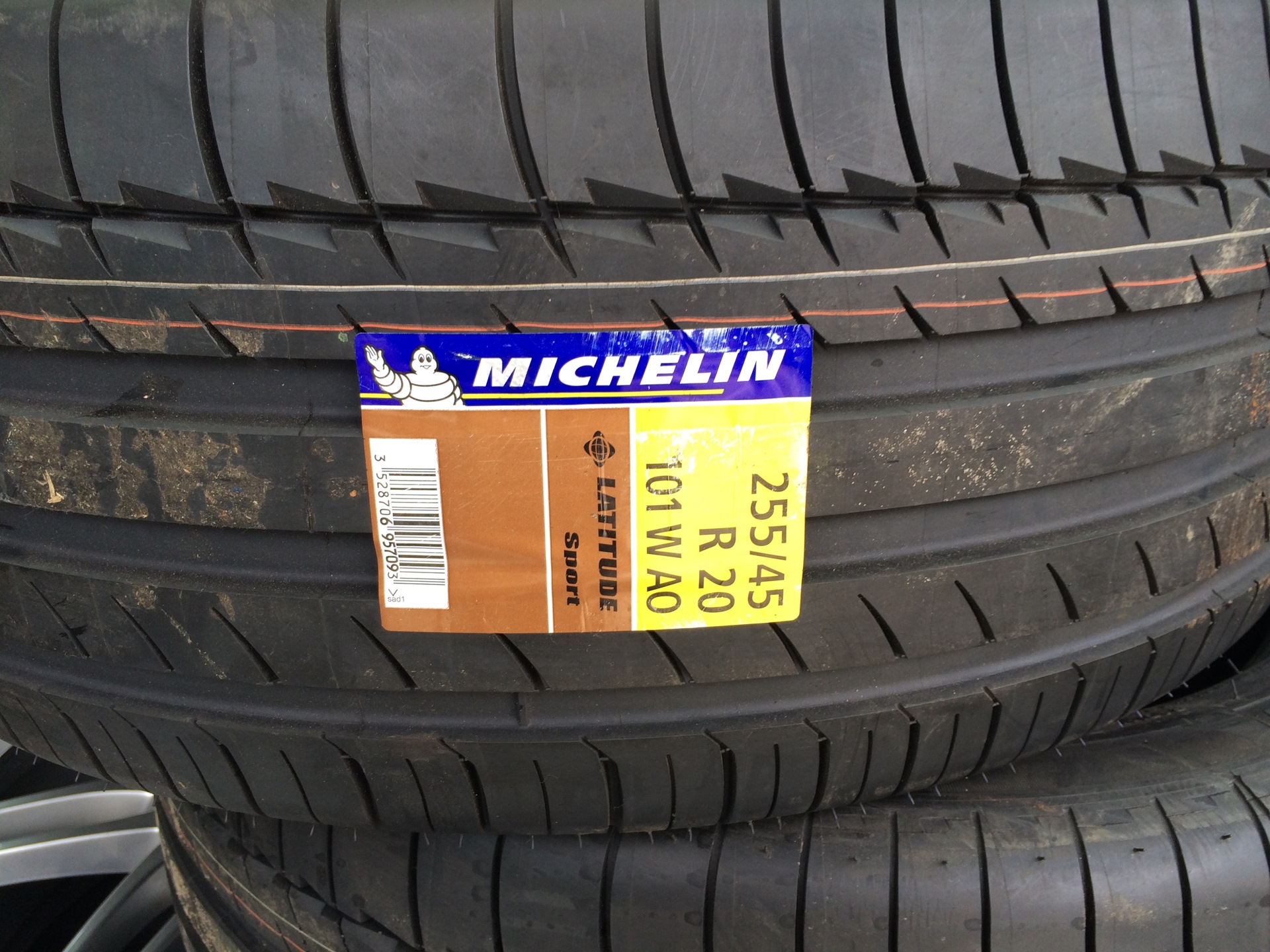 Michelin latitude sport r20