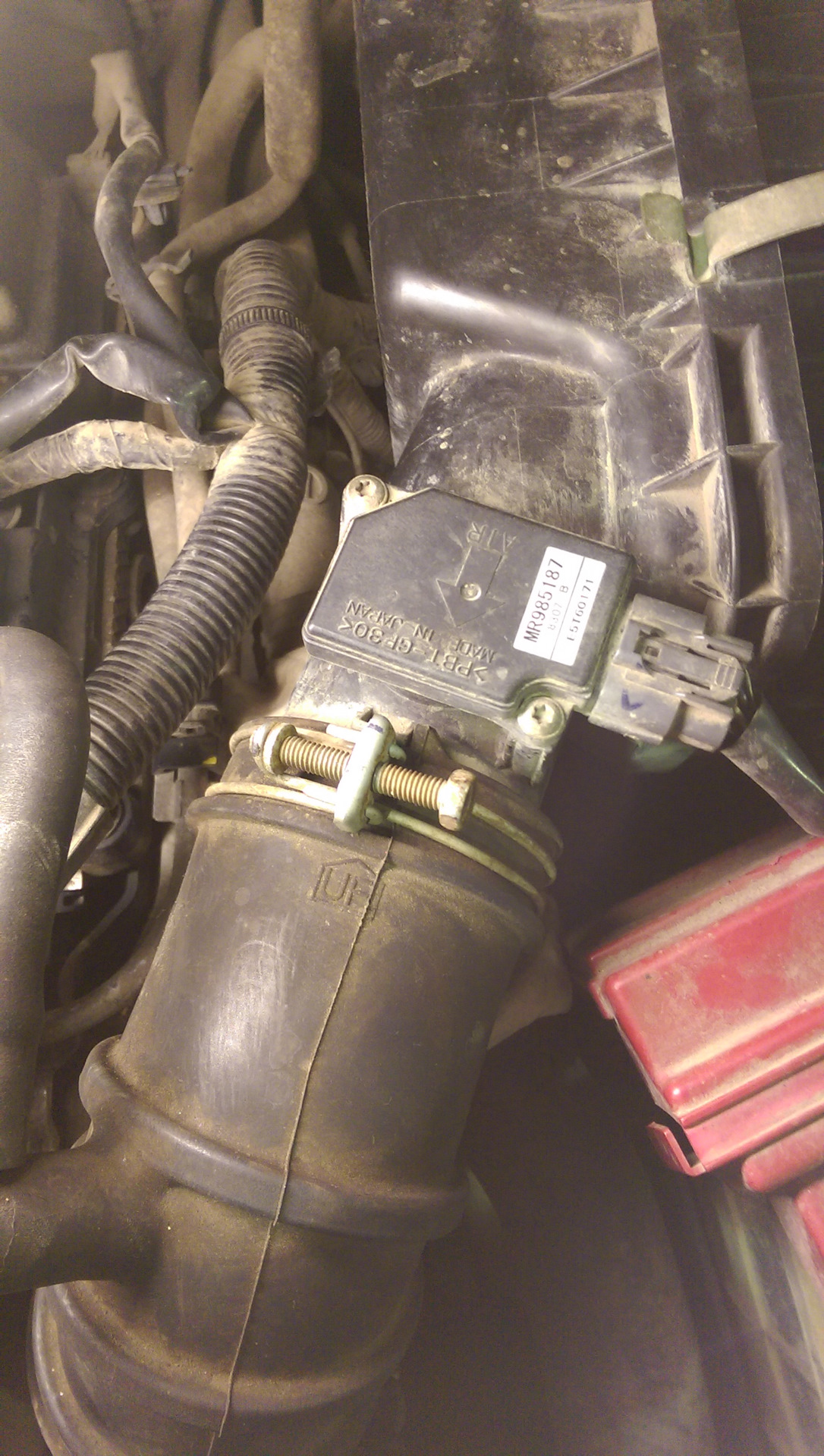 Дмрв лансер 10 1. Лансер 10 массовый расход воздуха датчик. 6. 6. Дмрв фольксваген поло где находится.