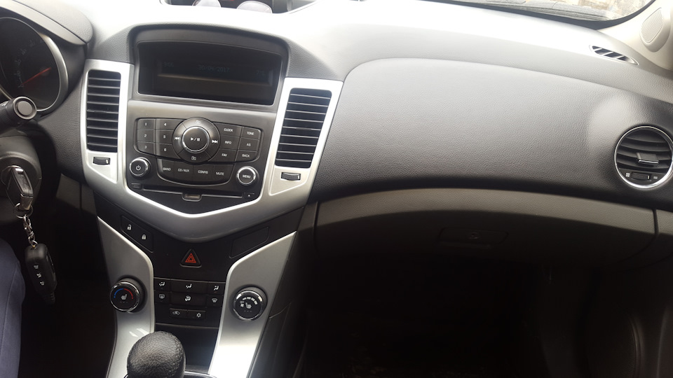 Как снять накладки шевроле круз обновление накладок на торпеде ЧАСТЬ 2 - Chevrolet Cruze (1G), 1,6 л, 2010 года 