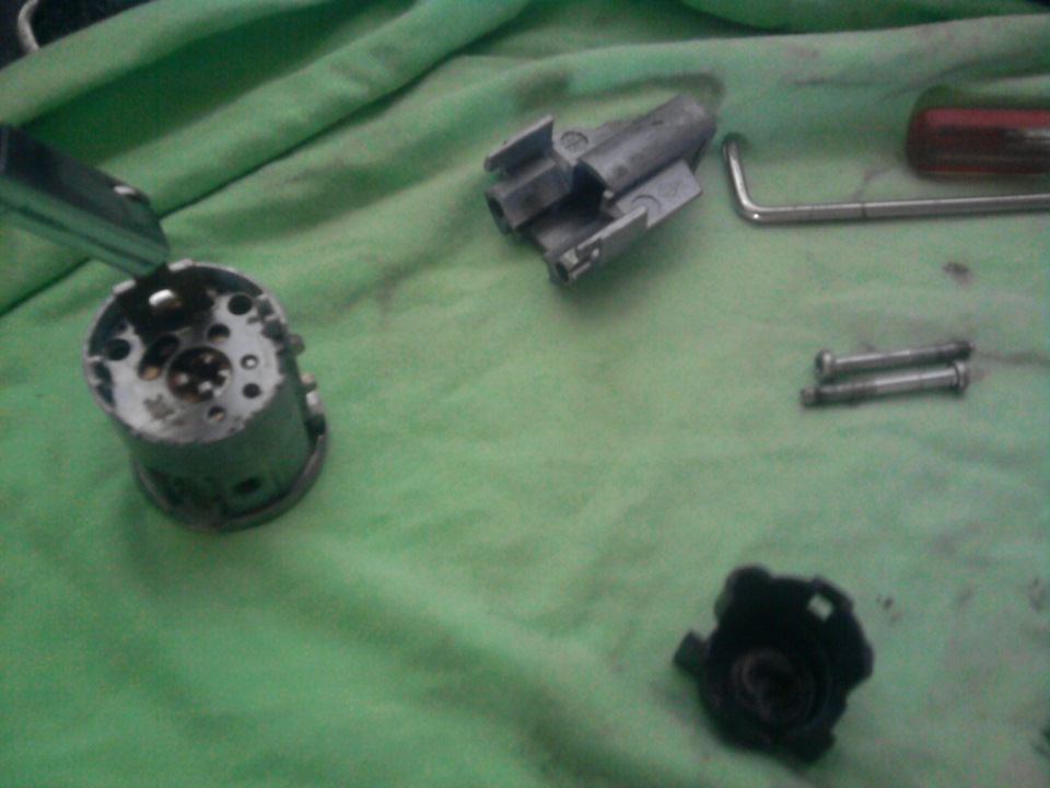 Не отбрасывает ключ после заводки(( — Opel Vivaro (1G), 1,9 л, 2002 ...