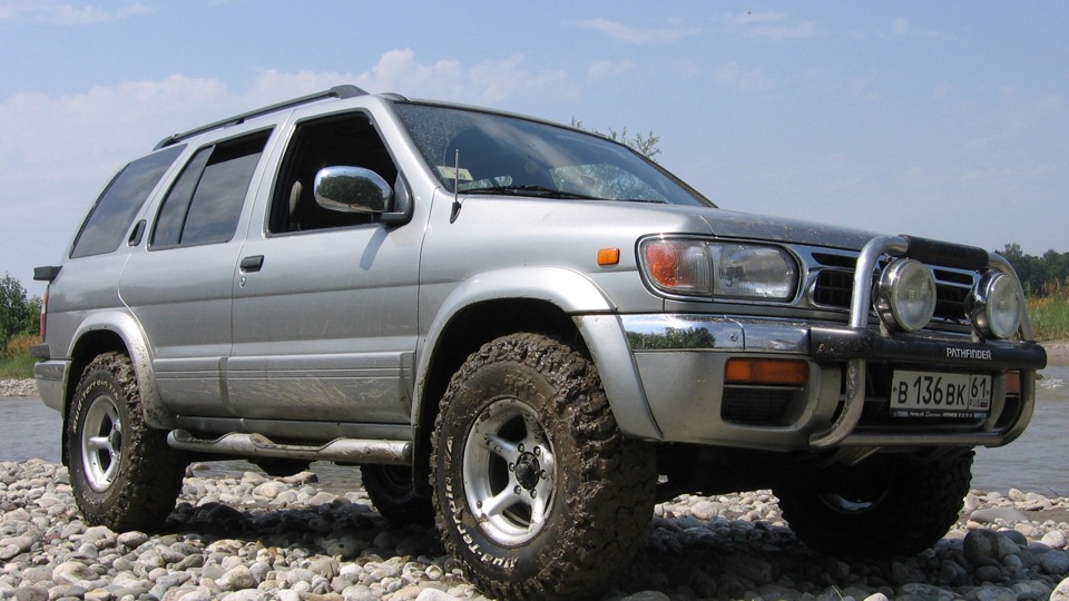 Ниссан патфайндер 1999. Nissan Pathfinder 2 поколение. Ниссан Патфайндер 2 поколения. Ниссан Патфайндер 1999 года. Nissan Pathfinder, 3.3 l, 1998 qabariti.