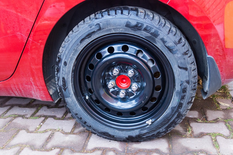 Колпаки volvo r15. Колесо без колпака. Колпачки ступицы хром на ваз 2115. Диски на москвич 403. Колпак ступицы ваз 2115.