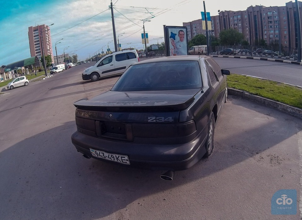Машины из харькова. Харьков машины. Машины в Харькове стоят пустые.
