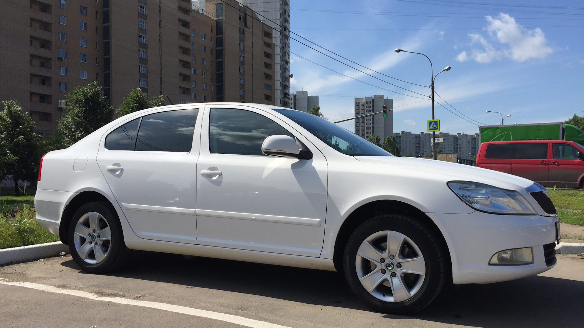 Skoda Octavia A5 Mk2 1.8 бензиновый 2012 | A5 FL 1.8 AT TSI Белая на DRIVE2