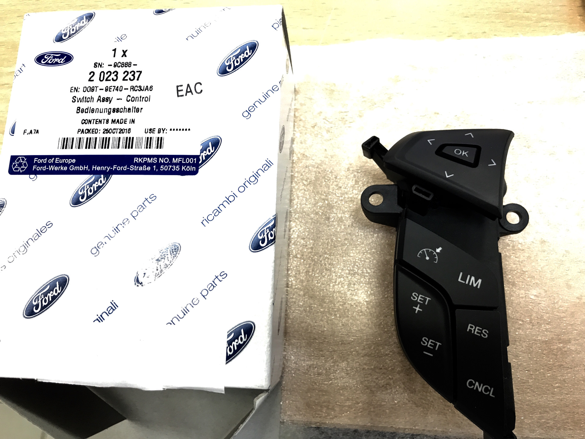 Hds-e 8/16-4 m 24 kw. 2023237 форд. черные стулья q5. вардананк ханджян. 5.