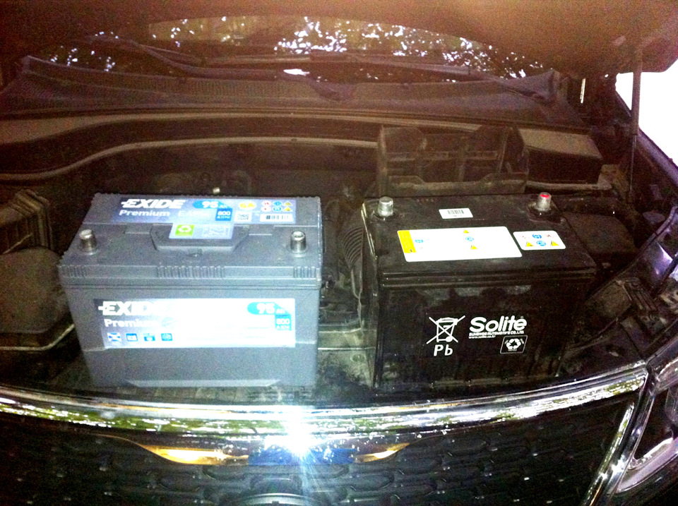 2. Батарейки рядом. — KIA Sorento (2G)