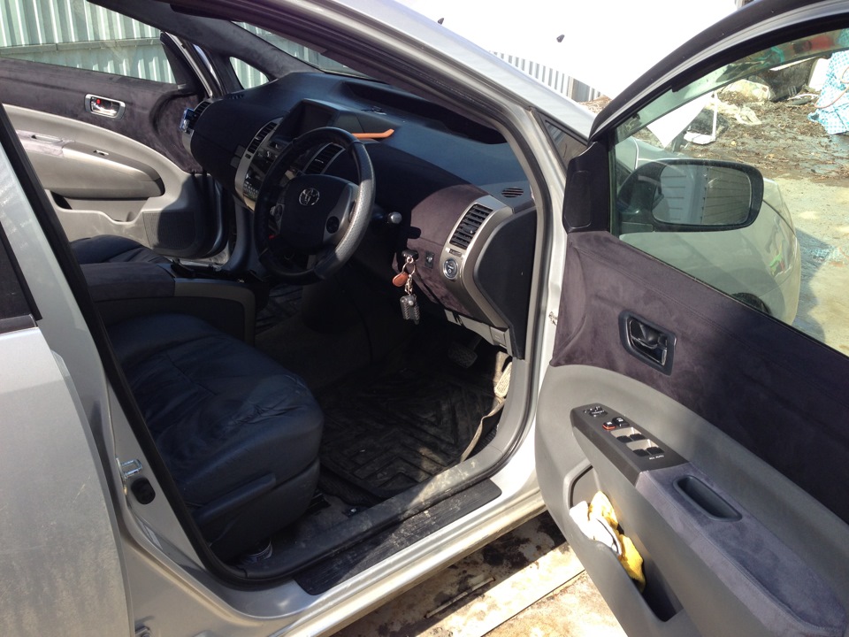 обтяжка салона алькантарой №2 — Toyota Prius (20), 1,5 л, 2008 года ...