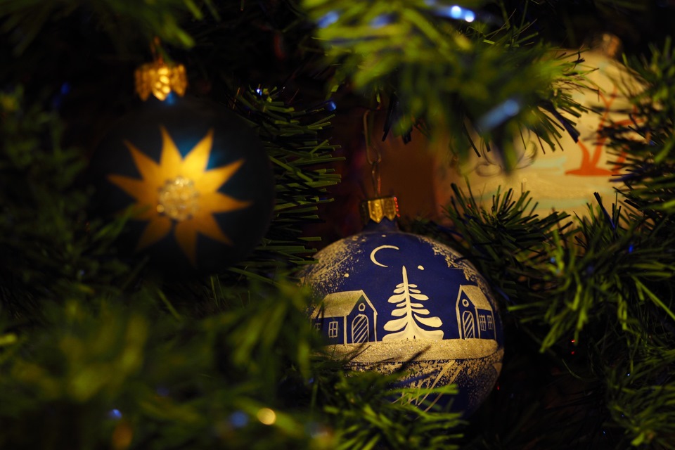 Елка сочиняй. Сочинение на новогоднюю тему. Елка сочиняй. Стекольный коуб новогодняя елка для первоклашек фото в клину. Сочинение скоро новый год.