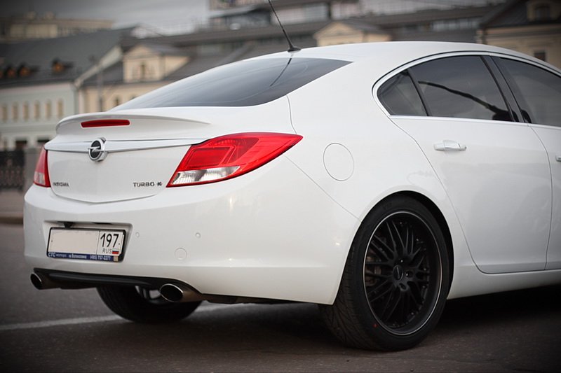 Opel Insignia stance