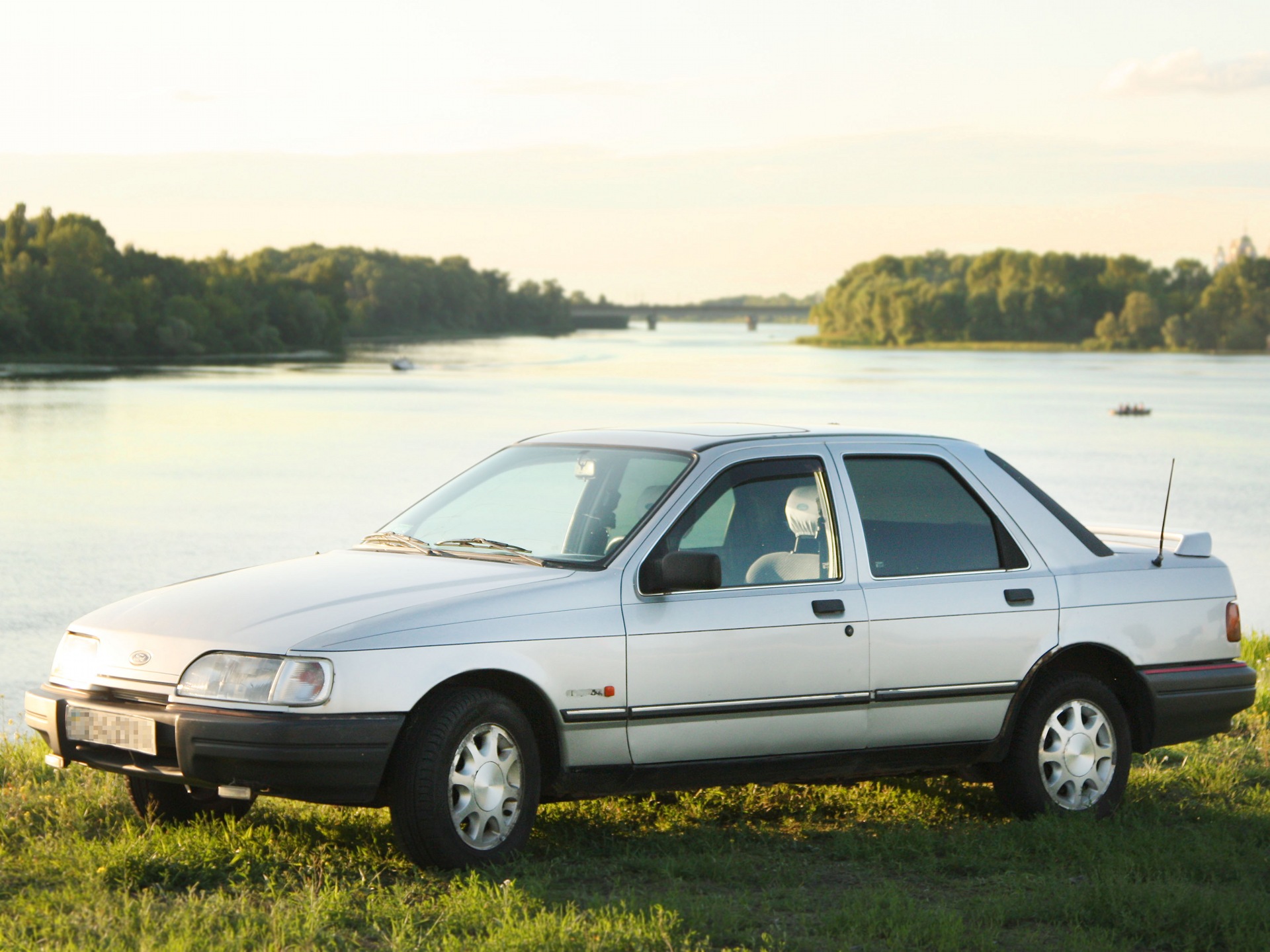 Машина 1987 года. Ford Sierra седан. Форд Сиерра седан 1987. Ford Sierra 1987. Форд Сиерра 2.0.