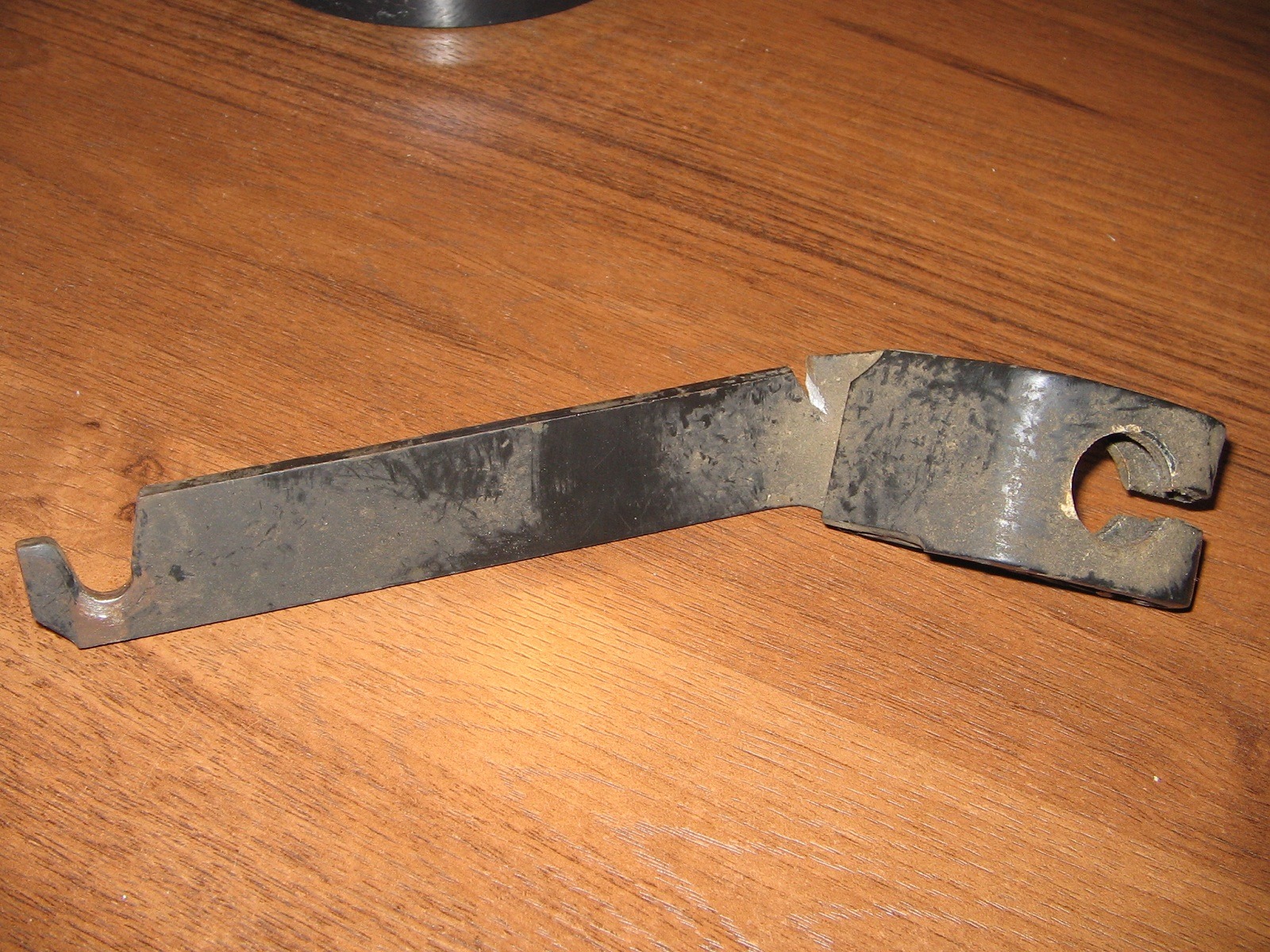 рычаг выключения сцепления. 1601217-10. рычаг выключения сцепления. вилка 5 передачи заз шанс. рычаг вала вилки 14.