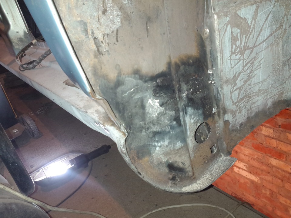 Пороги и лонжероны установлены… — Audi 100 (C4), 2,6 л, 1994 года ...