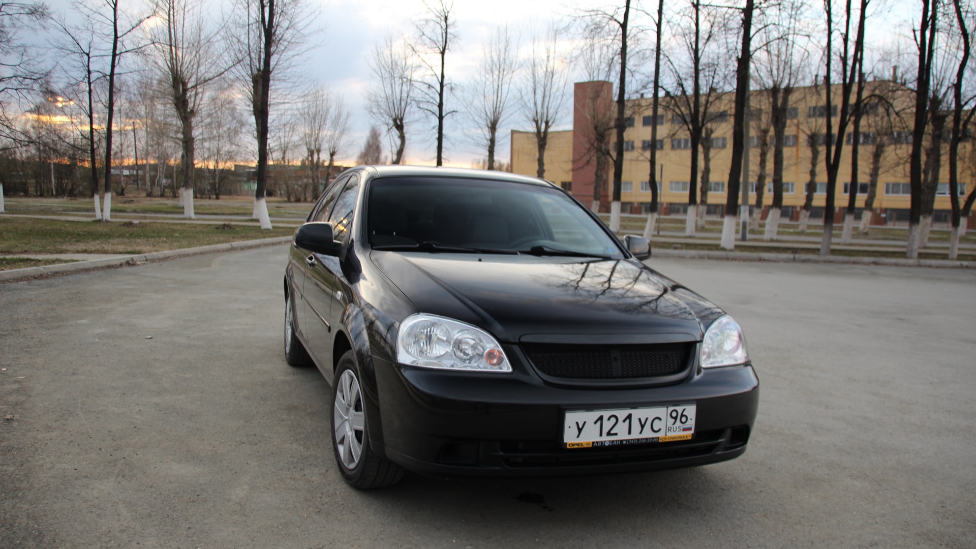 Chevrolet Lacetti Sedan 1.4 бензиновый 2012 | черный се`Чемоданчик на DRIVE2