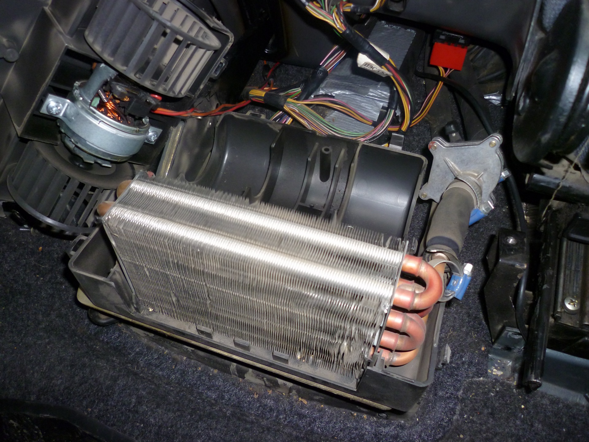 дополнительная печка на uaz hunter. дополнительная печка в салон уаз буханка. радиатор дополнительной печки уаз патриот. дополнительный отопитель салона уаз хантер. уаз 31512 печка.