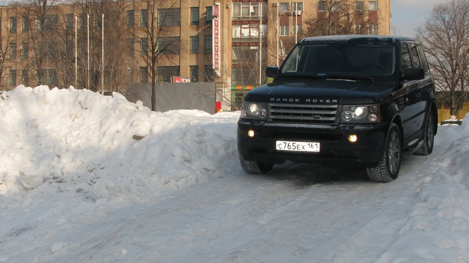 Рендж Ровер ленд Ровер в снегу