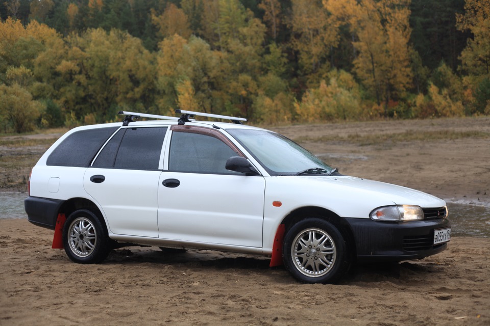 Mitsubishi libero фото