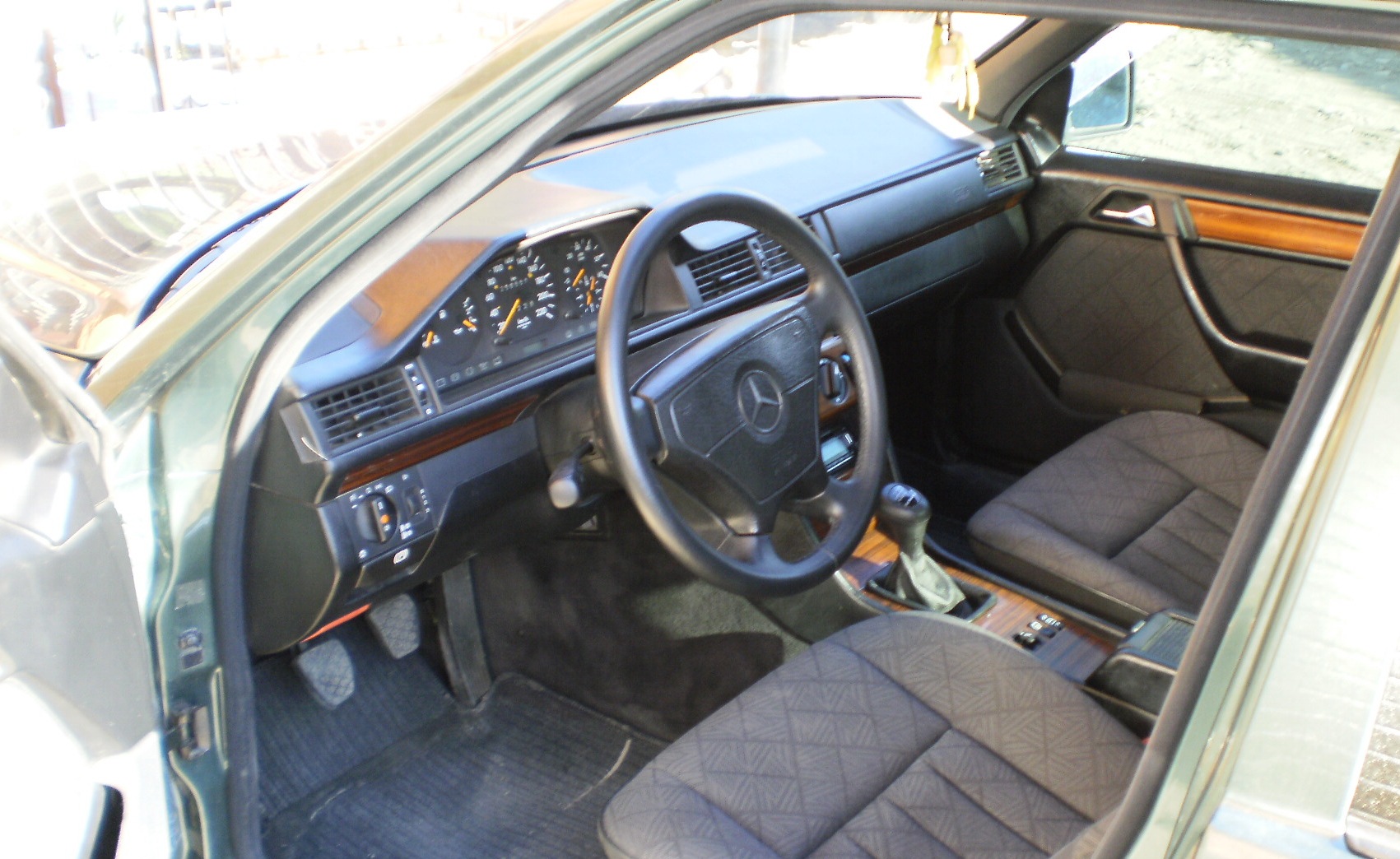 Салон Мерседеса — Mercedes-Benz E-class (W124), 2,5 л, 1994 года ...