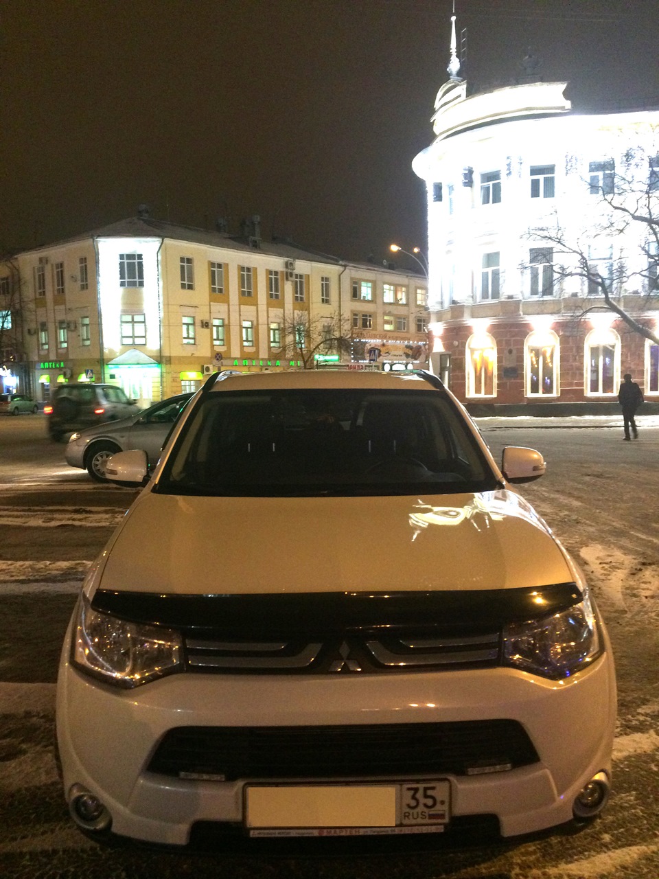 Вечер, улица, фонарь, чистая машина… — Mitsubishi Outlander (3G), 2,4 л,  2012 года | фотография | DRIVE2