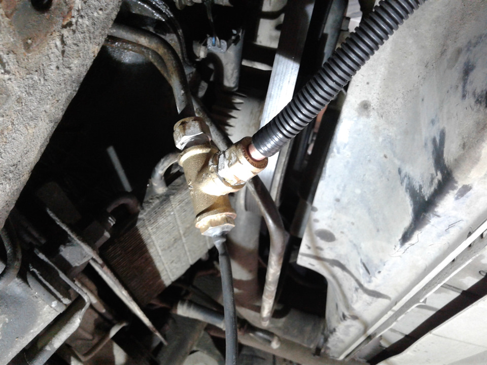 Уходит из АКПП в доп. радиатор — Ford Explorer (2G)