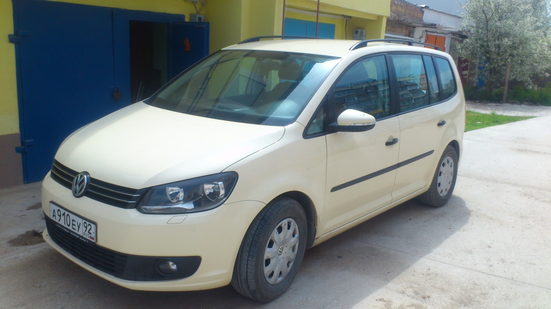 Volkswagen Touran (1G) 1.6 дизельный 2011 | 1.6 TDI на DRIVE2