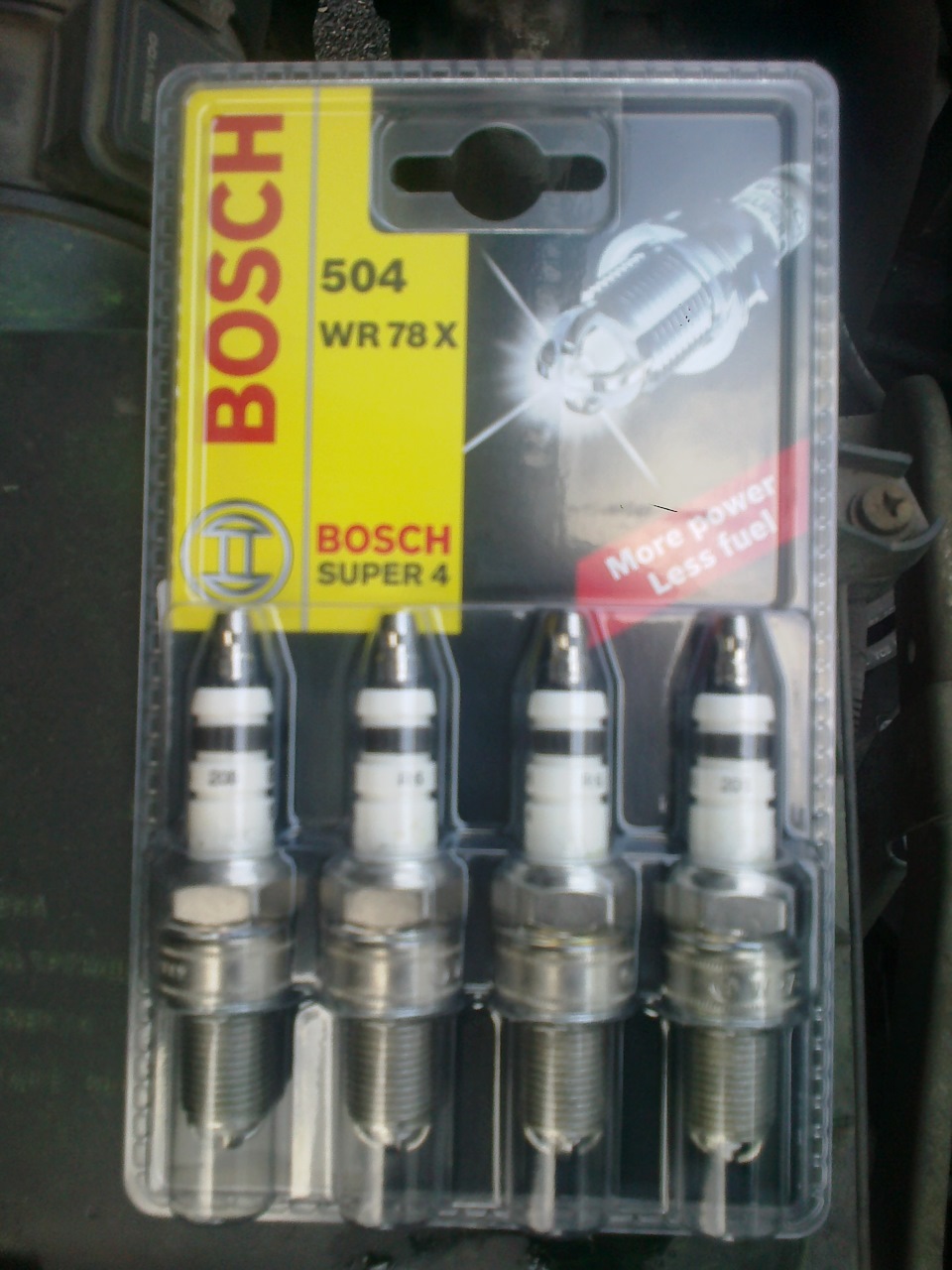 Bosch super 4. Свечи бош 4х контактные на приору. Свечи бош 4-х контактные rx78. Bosch четырехконтактные свечи. Свечи бош 4 контактные на ВАЗ.