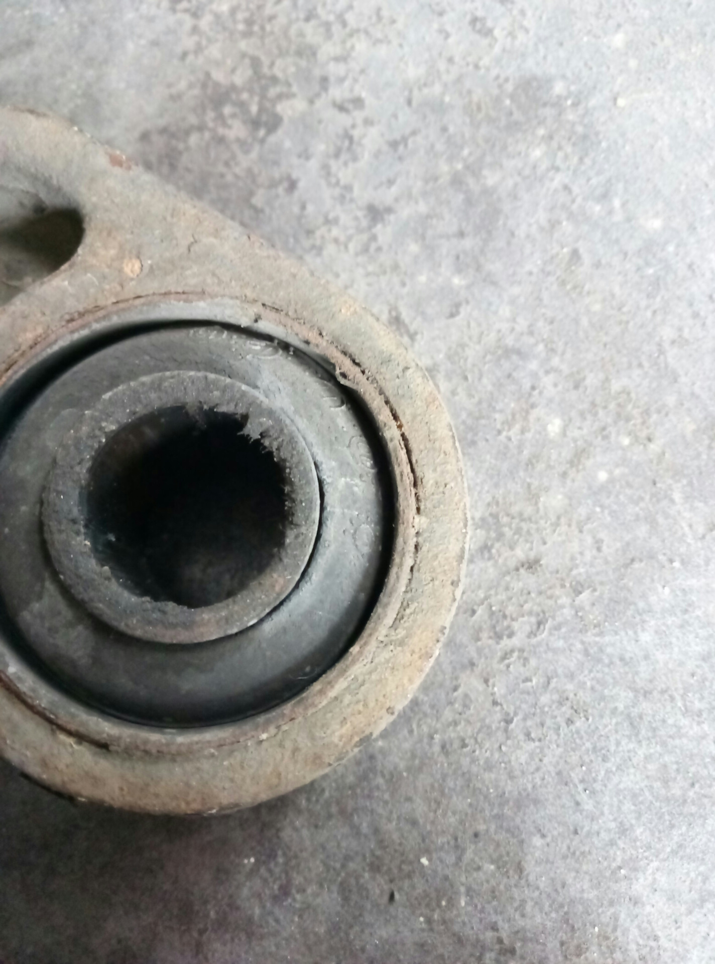 Сайленты рычагов — Nissan Almera II (N16), 1,5 л, 2004 года | визит на ...