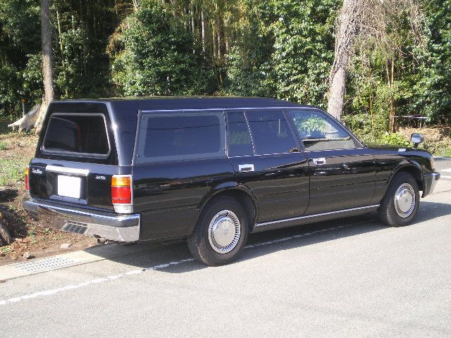 toyota crown s130 wagon