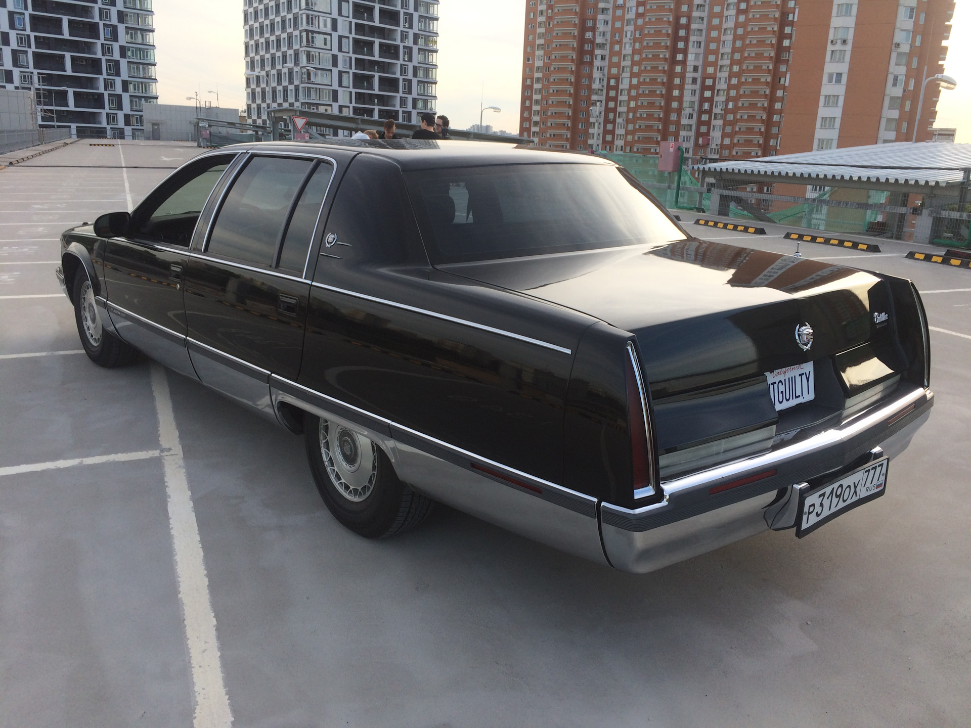 Cadillac Brougham катафалк