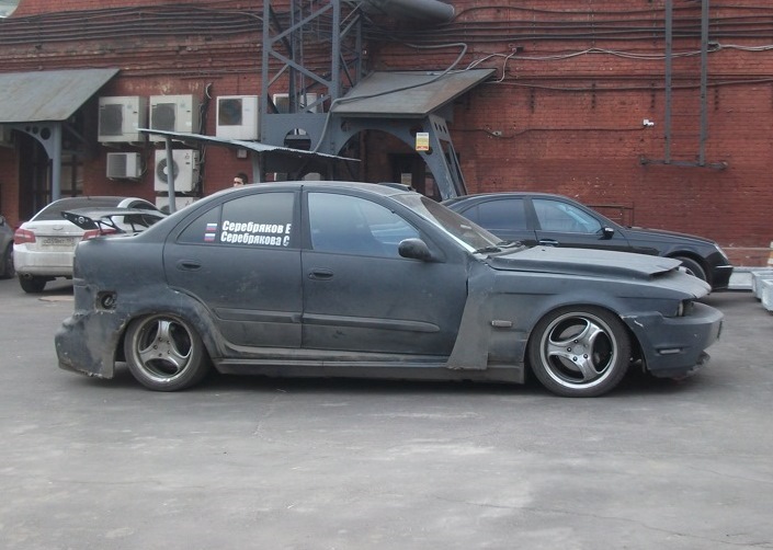 Nissan Almera Wolf