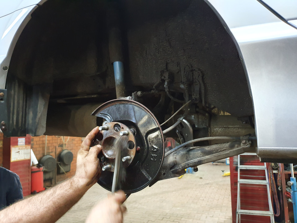 очистка ступицы. — Honda Civic 4D (8G)