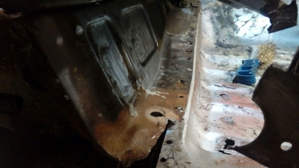 Поиски левого габарита 3435 — Nissan Maxima QX (A32), 3 л, 1998 года ...