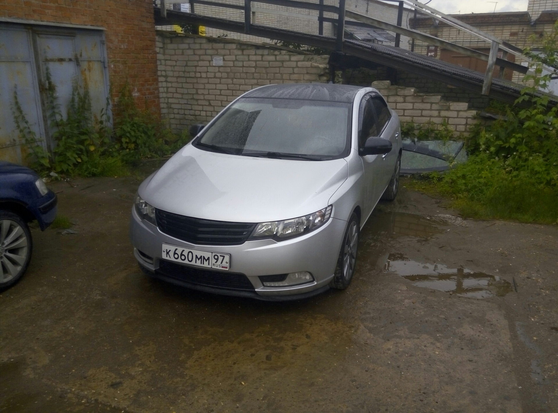 Крыша, юбка бампера и зеркала в Plasti dip — KIA Cerato (2G), 2 л, 2012  года | стайлинг | DRIVE2