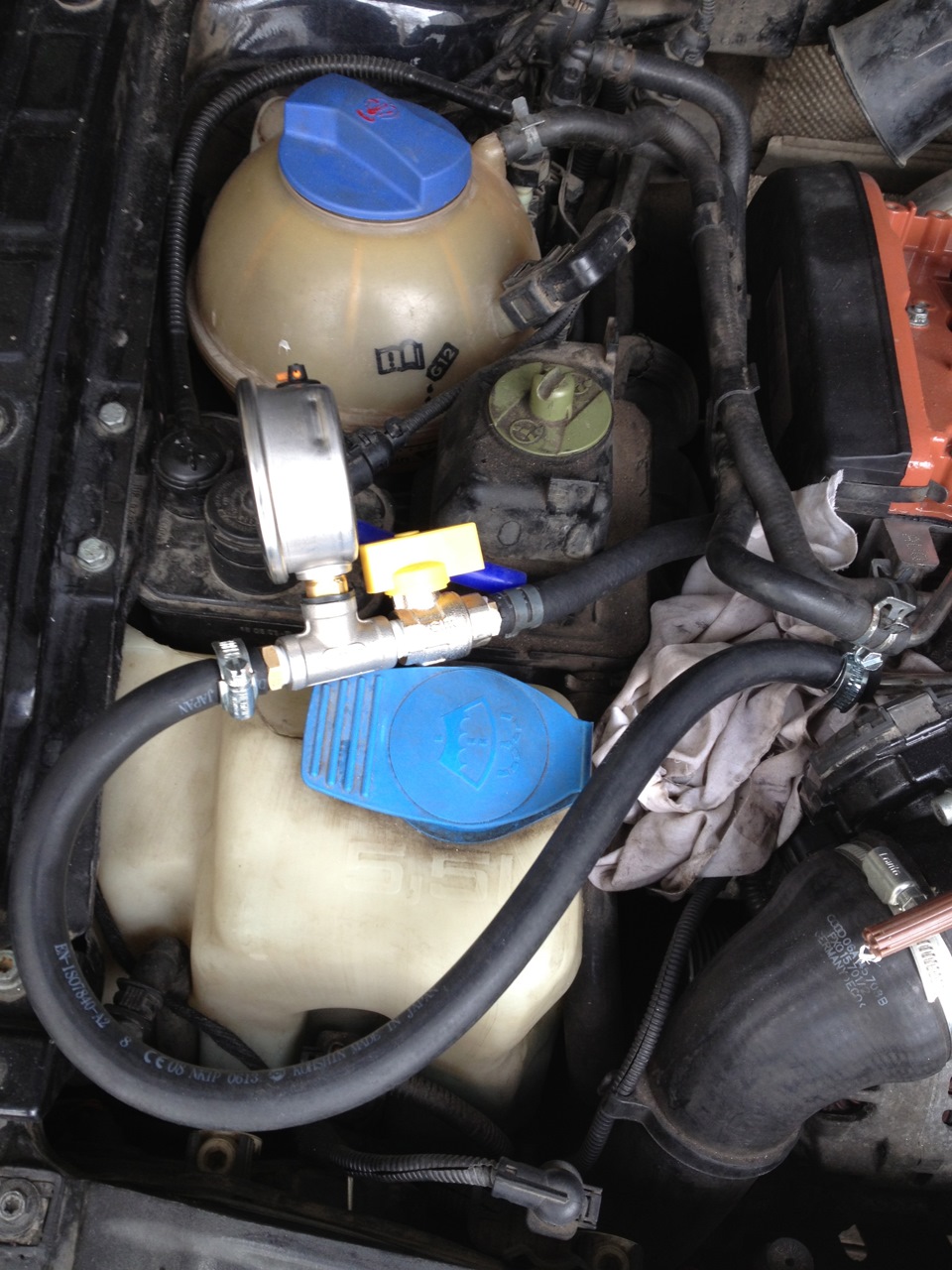 В поисках проблемы — 1)замер давления топлива; 2)Чистка форсунок и ...