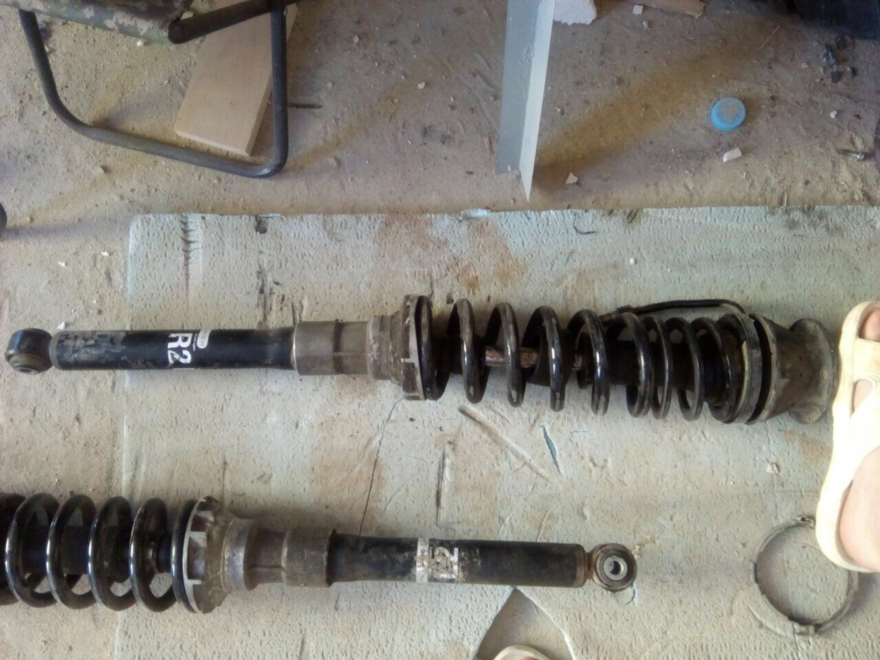 Гидроподвеска мерседес 220. Гидро подвеска мерседес 140. Стойки гидроподвески. Задняя подвеска мерседес w140. Ремкомплект abc клапанов mercedes-benz.