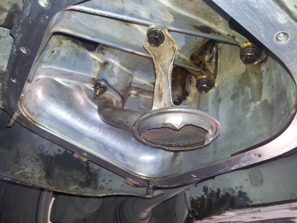 вот примерно так должно быть внутри правда грязь(парофиновые отложения) не достали — BMW 5 series (E34)