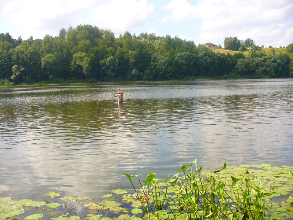 отдых на реке ея. сплав белый июс хакасия. купание в речке летом. отдыхающие на реке. сергей литейщиков на отдыхе у реки.
