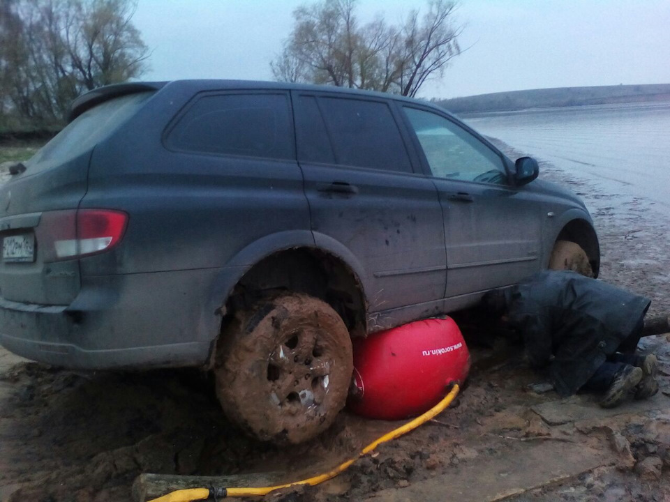 пневмодомкрат- испытание на практике — Mitsubishi Pajero (4G), 3 л ...