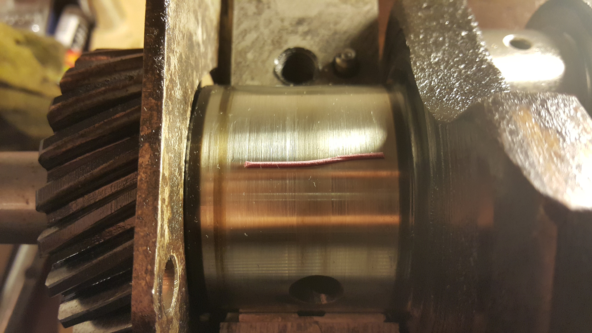 Измерение масляного зазора вкладышей. Зазор коленвал вкладыш какой. Зазор вкладышей коленвала g4fc. Зазор коленвал вкладыш какой. Вкладыши коленвала ваз 2107.