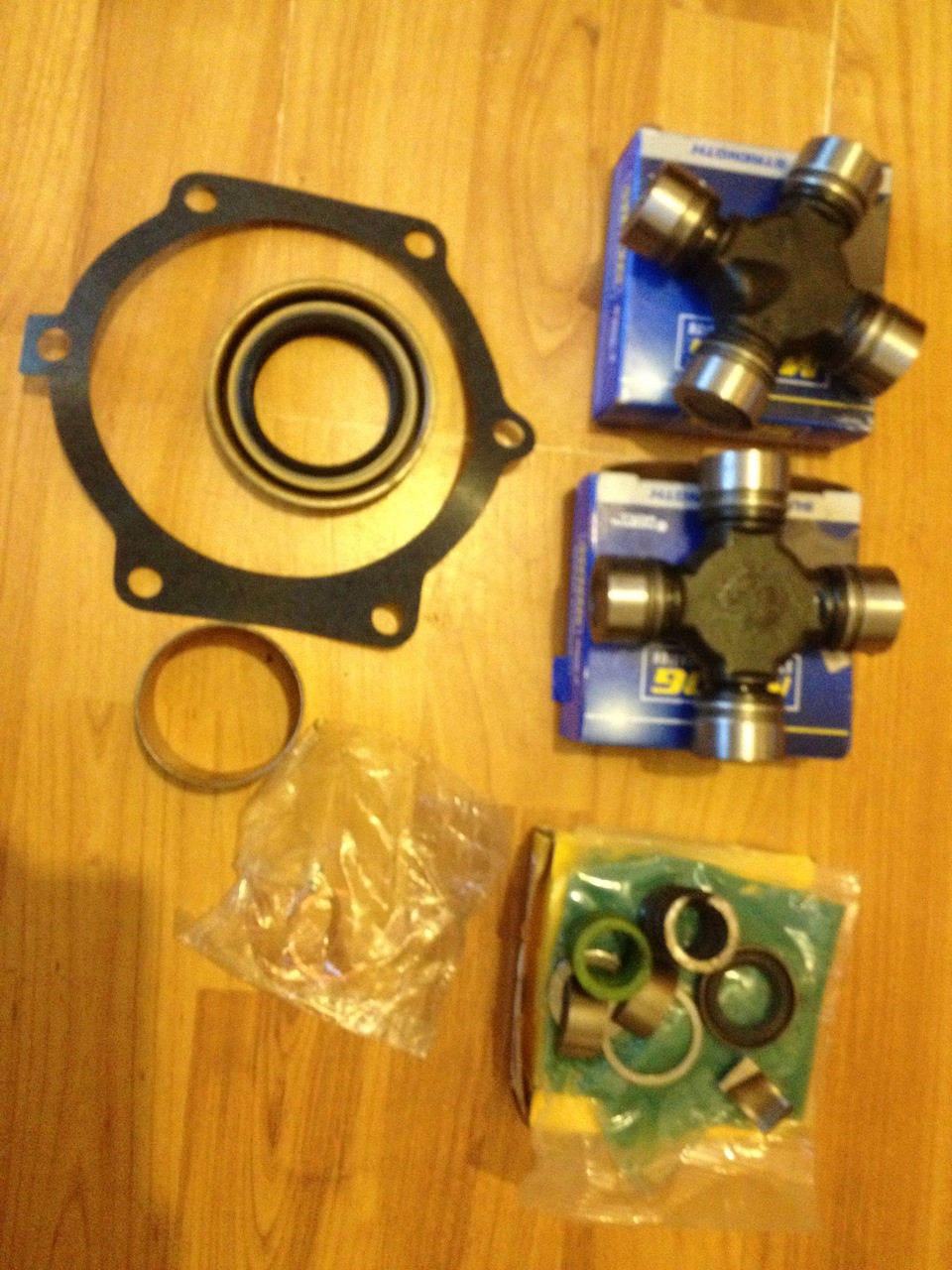 Пришли крестовины, втулка для коробки и д.р. — Cadillac De Ville (3G ...