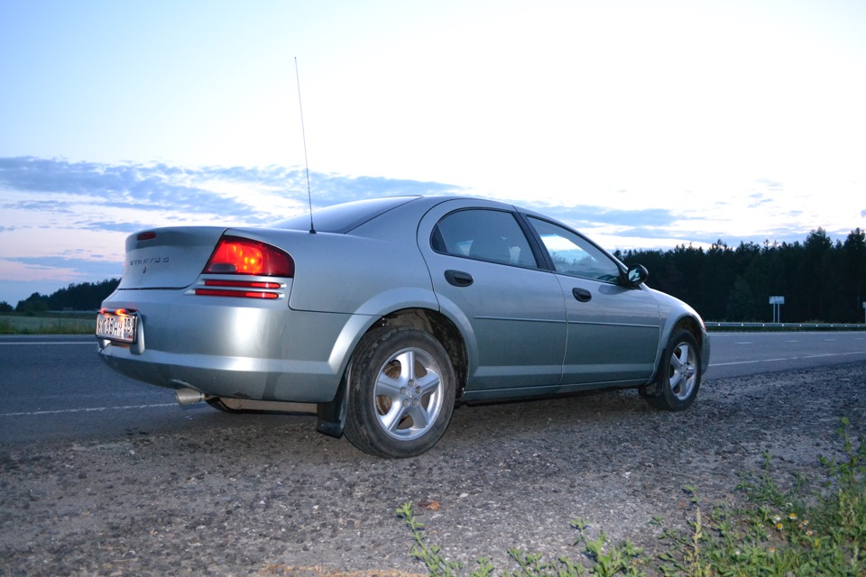 Dodge Stratus 2