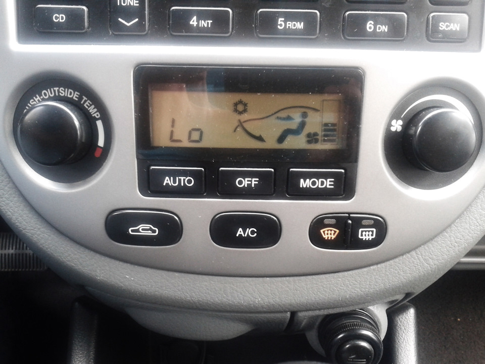 Заправил кондиционер — Chevrolet Lacetti Sedan, 1,8 л, 2006 года ...