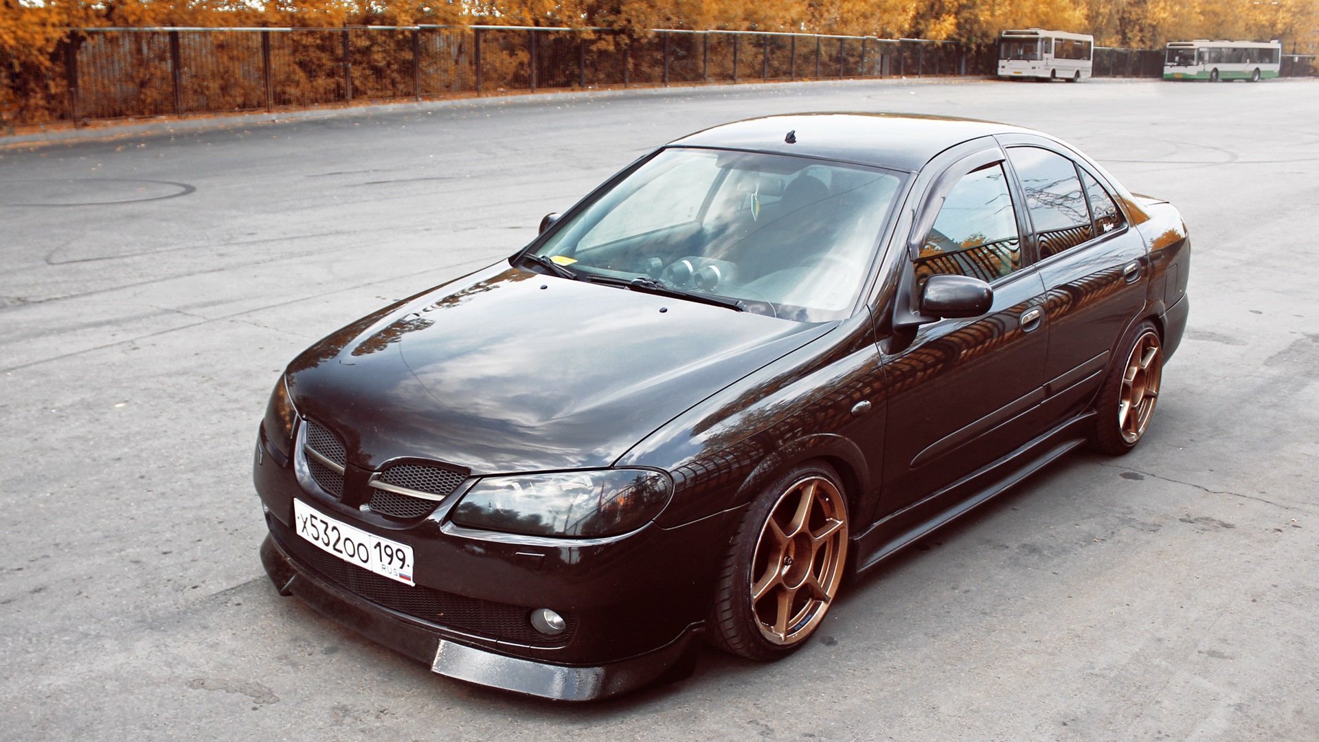 Nissan Almera 2005 stance