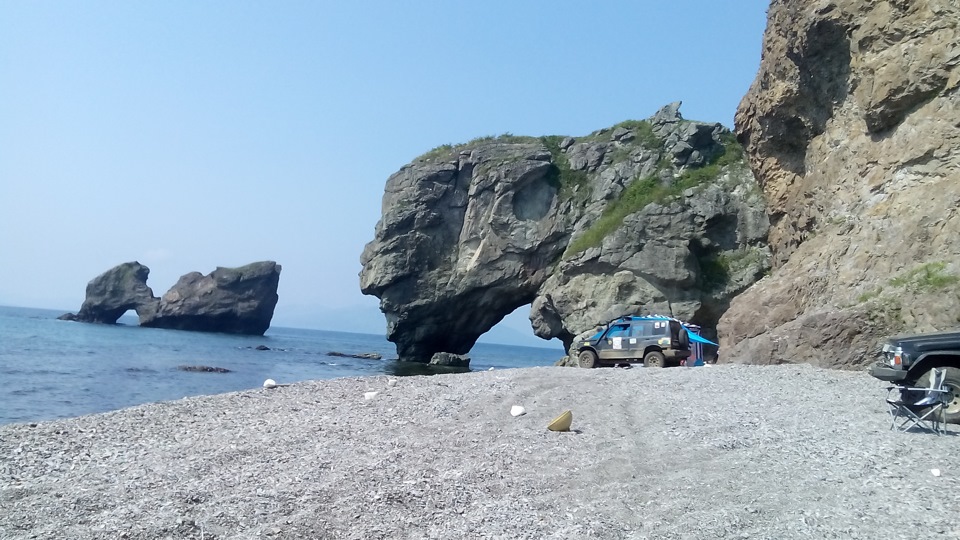 Бухта черноручье приморский край. Полуостров краббе приморский край. Остров краббе приморский край. Остров фуругельма приморский край. Погода краббе.