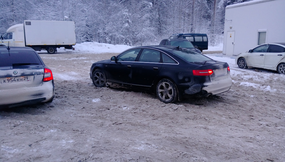 И всё-таки шикарные обводы, несмотря на возраст и грязь, до сих пор сложно взгляд отвести:) — Audi A6 (C6)