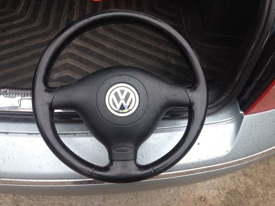 Замена руля с 4 спиц на 3 спицы. — Volkswagen Passat B5, 1,8 л, 2002 ...